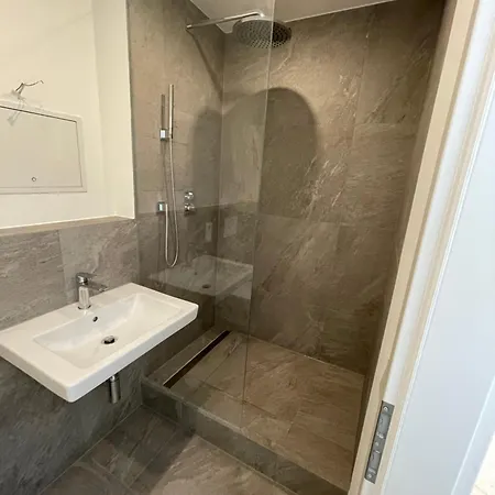 Appartement Hochwertige Luxuswohnung Mit Guter Verbindung Zum Flughafen *