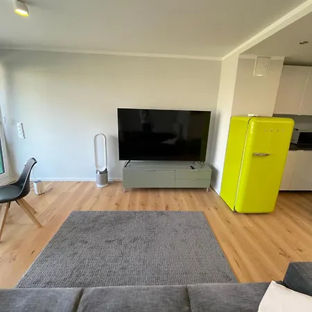 Hochwertige Luxuswohnung Mit Guter Verbindung Zum Flughafen Appartamento